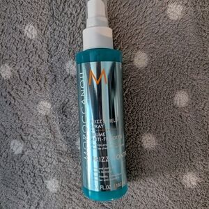 Moroccanoil Frizz Shield Spray